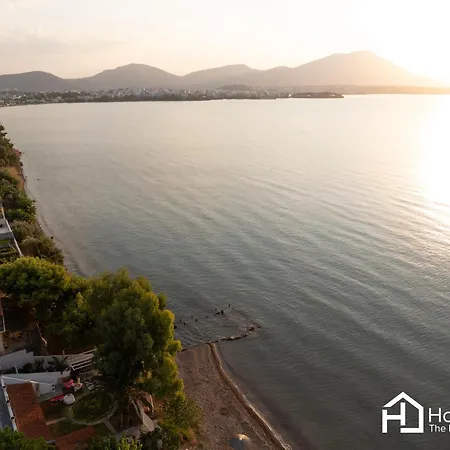Sandy - Seafront & Luxury Holiday home *