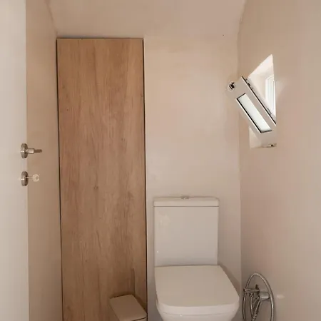 Sandy - Seafront & Luxury Holiday home *