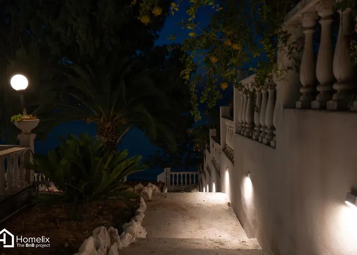 Sandy - Seafront & Luxury * Chalkida