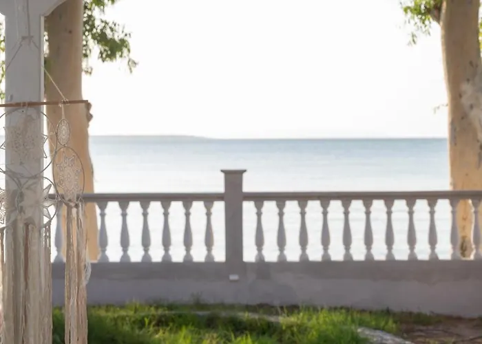 Sandy - Seafront & Luxury * Chalkida